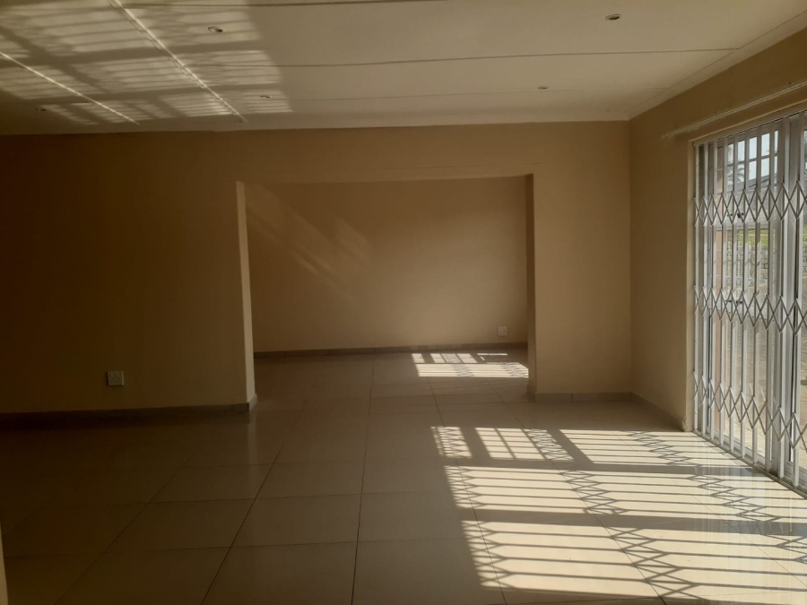 3 Bedroom Property for Sale in Rowallan Park Eastern Cape